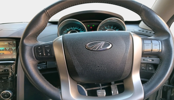 2019 Mahindra XUV500 W11, Diesel, Manual, 52,672 km, interior