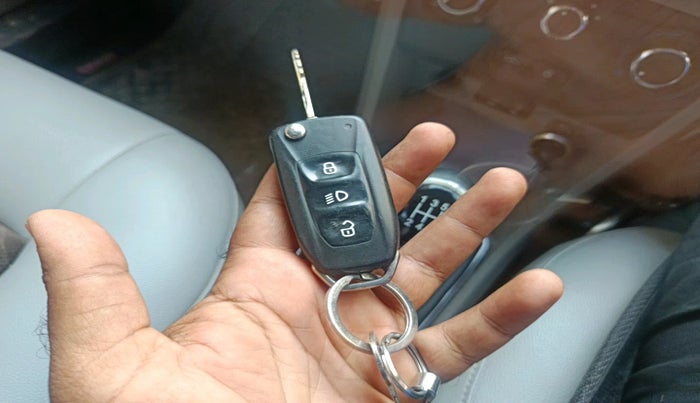 2016 Tata Tiago XZ PETROL, Petrol, Manual, 87,374 km, interior