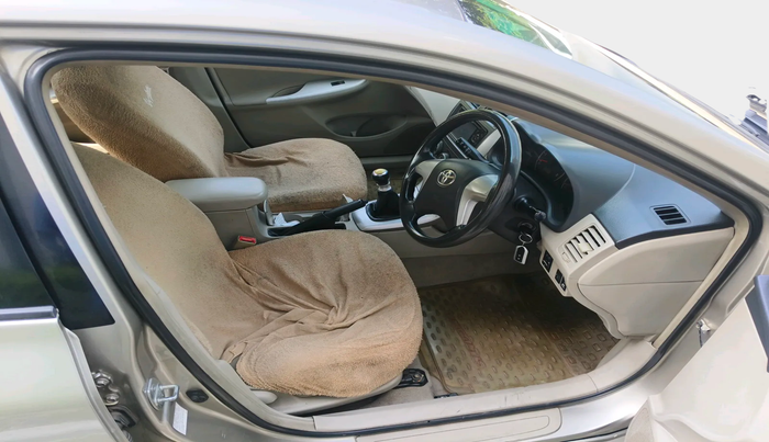 2013 Toyota Corolla Altis J S PETROL, Petrol, Manual, 1,44,446 km, interior