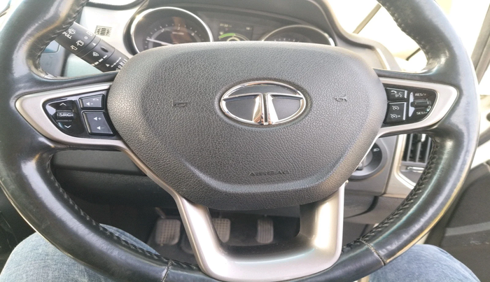 2018 Tata Hexa XT 4X2 7 STR, Diesel, Manual, 82,707 km, interior