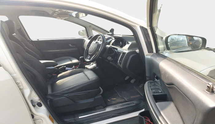 2018 Tata Hexa XT 4X2 7 STR, Diesel, Manual, 82,707 km, interior