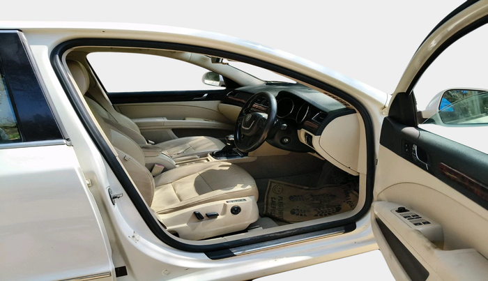 2011 Skoda Superb ELEGANCE 1.8 TSI AT, Petrol, Automatic, 1,11,175 km, interior