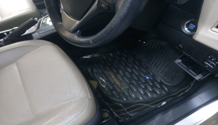 2015 Toyota Corolla Altis VL CVT PETROL, Petrol, Automatic, 1,09,236 km, interior