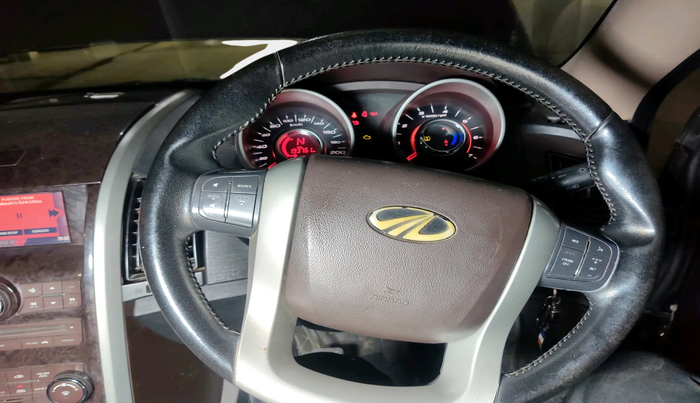 2014 Mahindra XUV500 W8, Diesel, Manual, 1,93,762 km, interior
