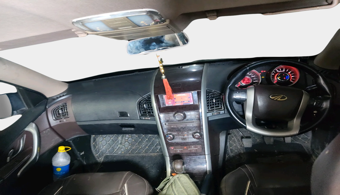 2014 Mahindra XUV500 W8, Diesel, Manual, 1,93,762 km, interior