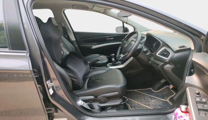 2016 Maruti S Cross ALPHA 1.6, Diesel, Manual, 48,156 km, interior