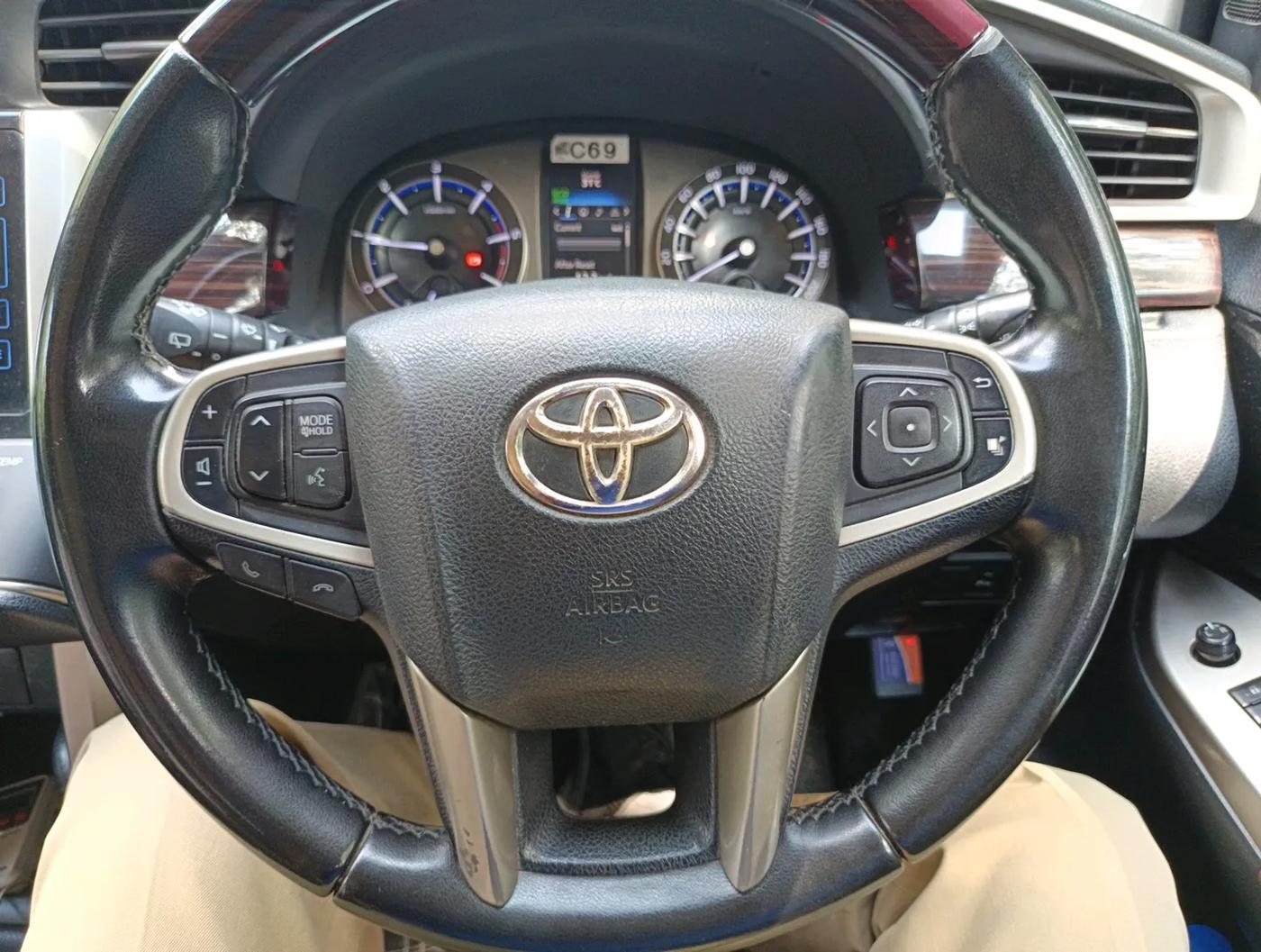 2018 Toyota Innova Crysta 2.4 VX 7 STR, Diesel, Manual, 96,650 km, interior