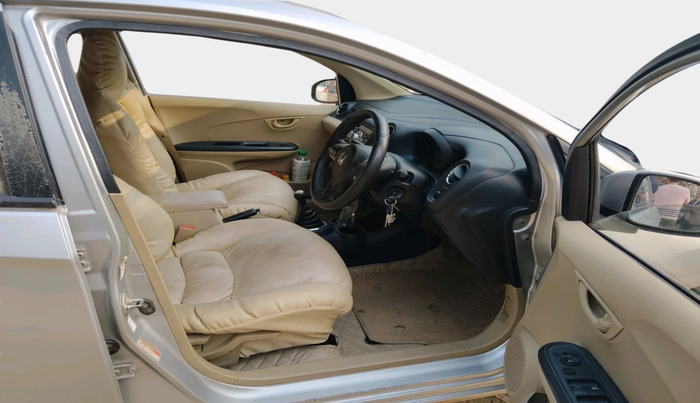 2015 Honda Amaze 1.2L I-VTEC S, Petrol, Manual, 1,36,833 km, interior