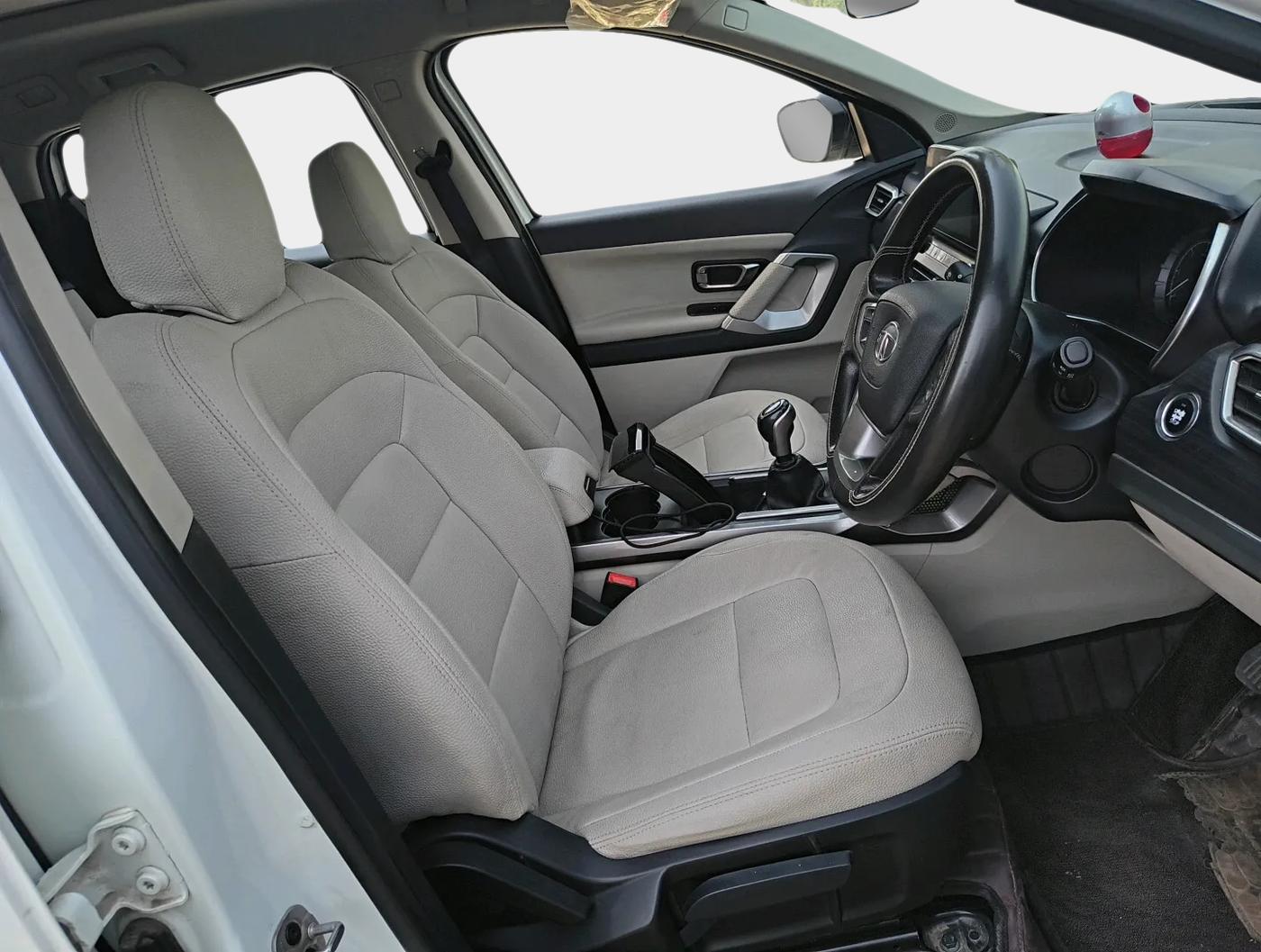 2021 Tata Safari XT PLUS, Diesel, Manual, 60,671 km, interior