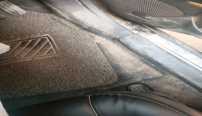 2016 Nissan Micra Active XV, Petrol, Manual, 1,11,786 km, interior