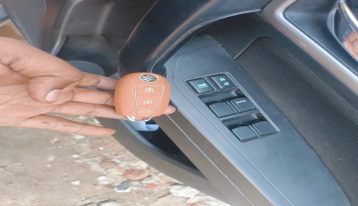 2018 Maruti Vitara Brezza ZDI PLUS AT DUAL TONE, Diesel, Automatic, 1,04,400 km, interior