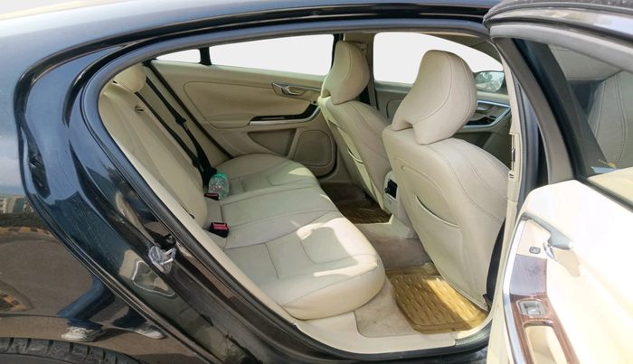 2017 Volvo S60 Momentum D4, Diesel, Automatic, 87,621 km, interior