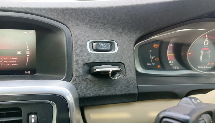 2017 Volvo S60 Momentum D4, Diesel, Automatic, 87,621 km, interior