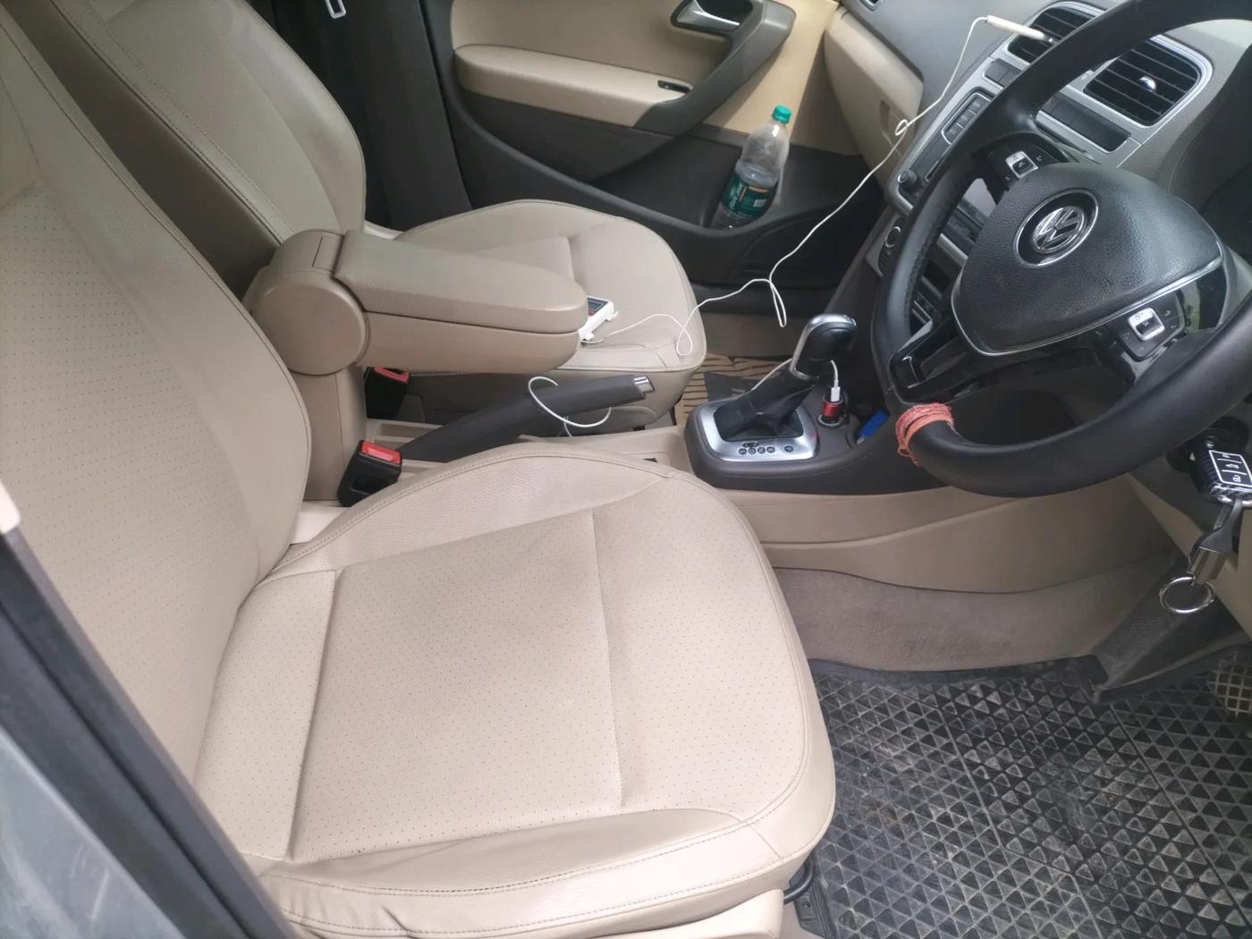 2017 Volkswagen Vento HIGHLINE PETROL AT, Petrol, Automatic, 1,05,337 km, interior