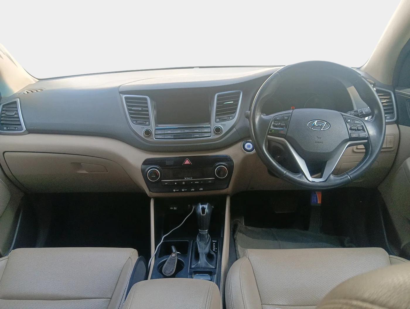 2016 Hyundai Tucson GLS 2WD AT DIESEL, Diesel, Automatic, 95,700 km, interior
