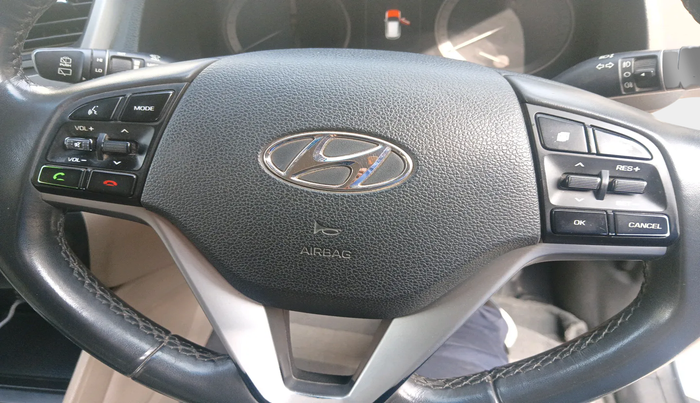 2016 Hyundai Tucson GLS 2WD AT DIESEL, Diesel, Automatic, 95,700 km, interior