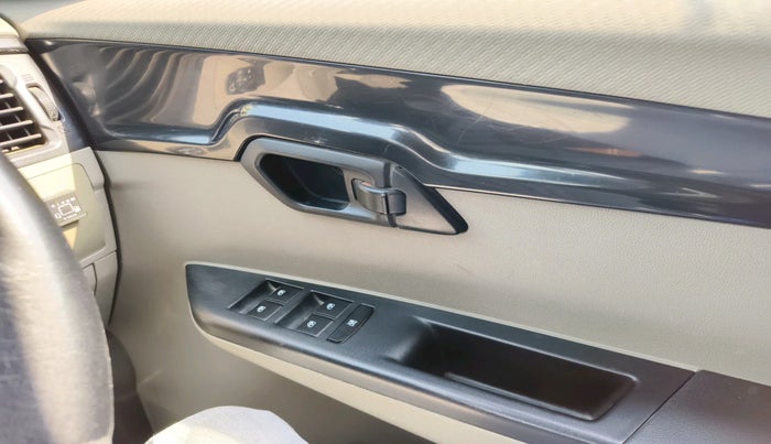 2016 Mahindra Kuv100 K4 5 STR, Petrol, Manual, 1,13,801 km, interior