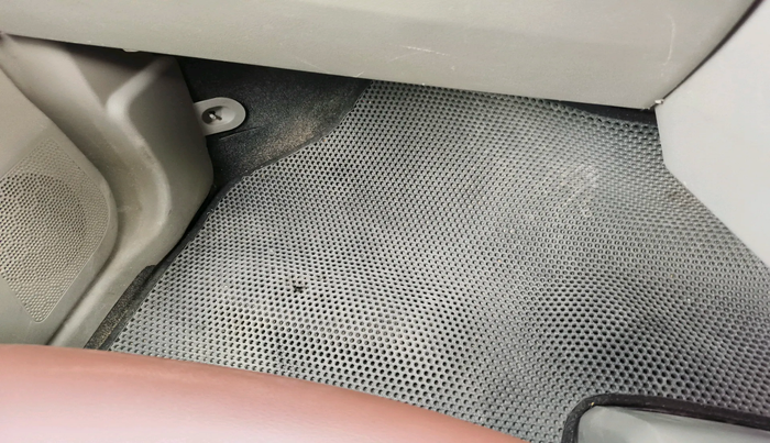 2016 Mahindra Kuv100 K4 5 STR, Petrol, Manual, 1,13,801 km, interior