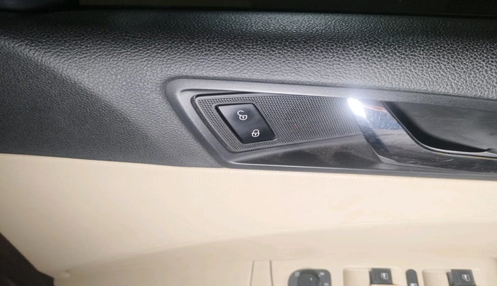 2014 Skoda Superb ELEGANCE 1.8 TSI AT, Petrol, Automatic, 92,027 km, interior