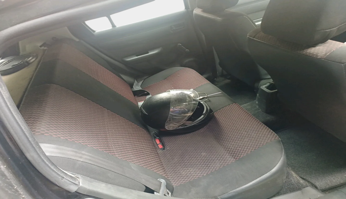 2010 Maruti Swift LXI, Petrol, Manual, 2,06,589 km, interior