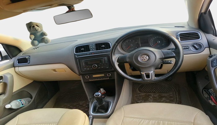 2011 Volkswagen Vento HIGHLINE 1.6 MPI, Petrol, Manual, 2,03,425 km, interior
