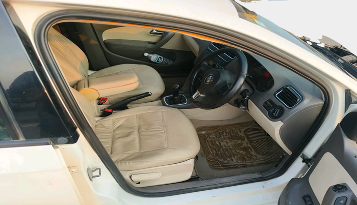 2011 Volkswagen Vento HIGHLINE 1.6 MPI, Petrol, Manual, 2,03,425 km, interior
