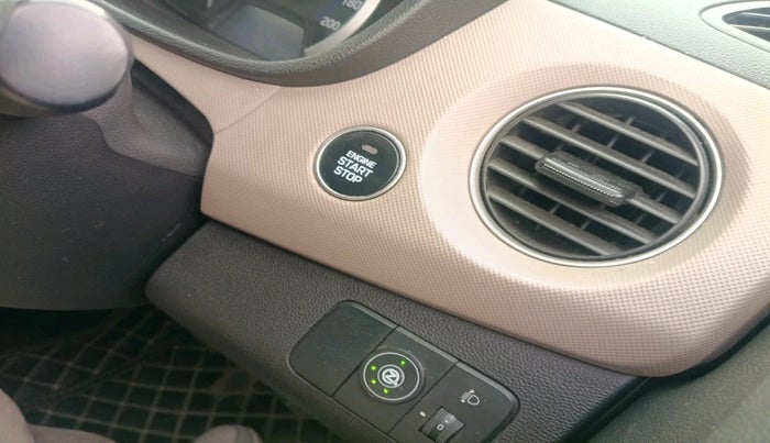 2014 Hyundai i10 SPORTZ 1.2, Petrol, Manual, 68,636 km, interior