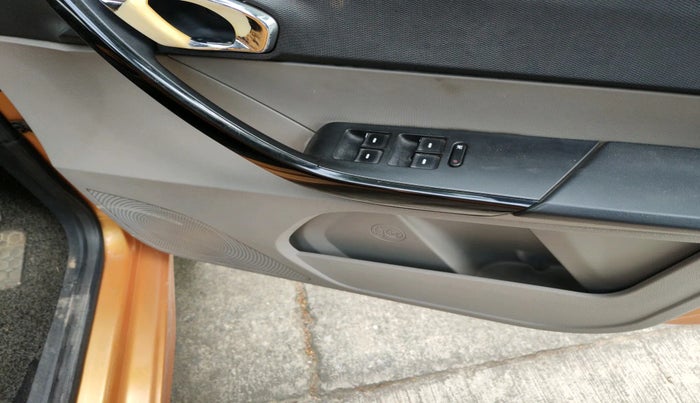 2016 Tata Tiago XZ PETROL, Petrol, Manual, 69,323 km, interior
