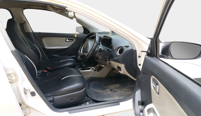 2017 Maruti Alto K10 VXI, Petrol, Manual, 1,28,404 km, interior