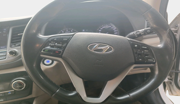 2017 Hyundai Tucson GLS 2WD AT PETROL, Petrol, Automatic, 1,25,231 km, interior