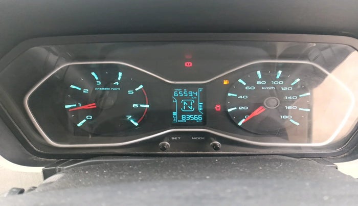 2018 Mahindra Scorpio S9, Diesel, Manual, 83,566 km, interior