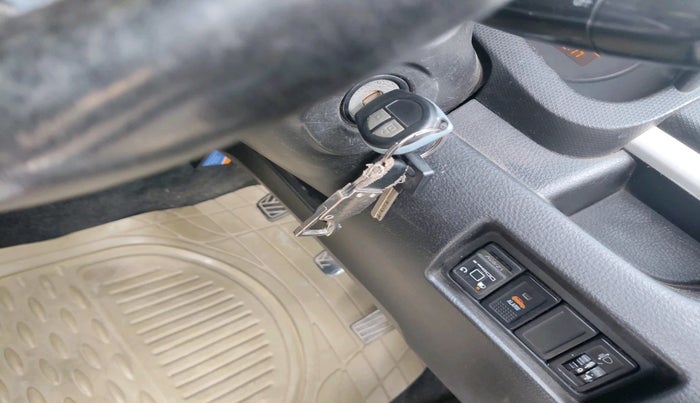 2014 Maruti Swift LXI (O), Petrol, Manual, 1,33,646 km, interior