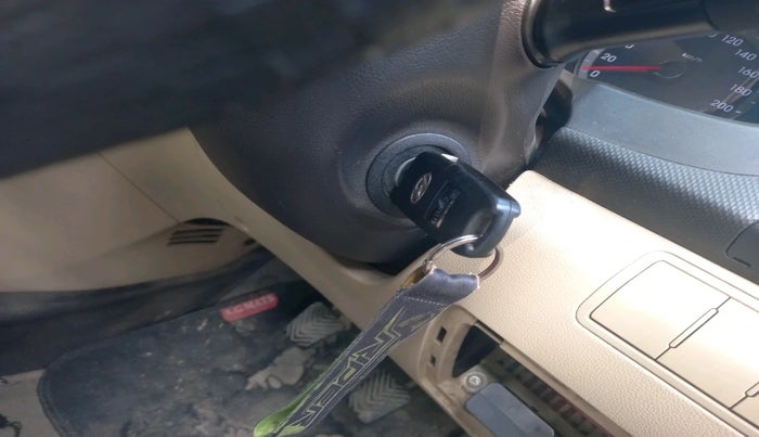 2012 Hyundai Verna FLUIDIC 1.6 VTVT EX, Petrol, Manual, 1,06,209 km, interior