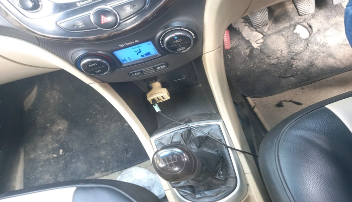 2012 Hyundai Verna FLUIDIC 1.6 VTVT EX, Petrol, Manual, 1,06,209 km, interior