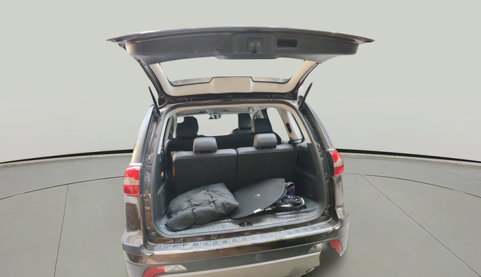 2018 Tata Hexa XT 4X2 7 STR, Diesel, Manual, 93,819 km, exterior