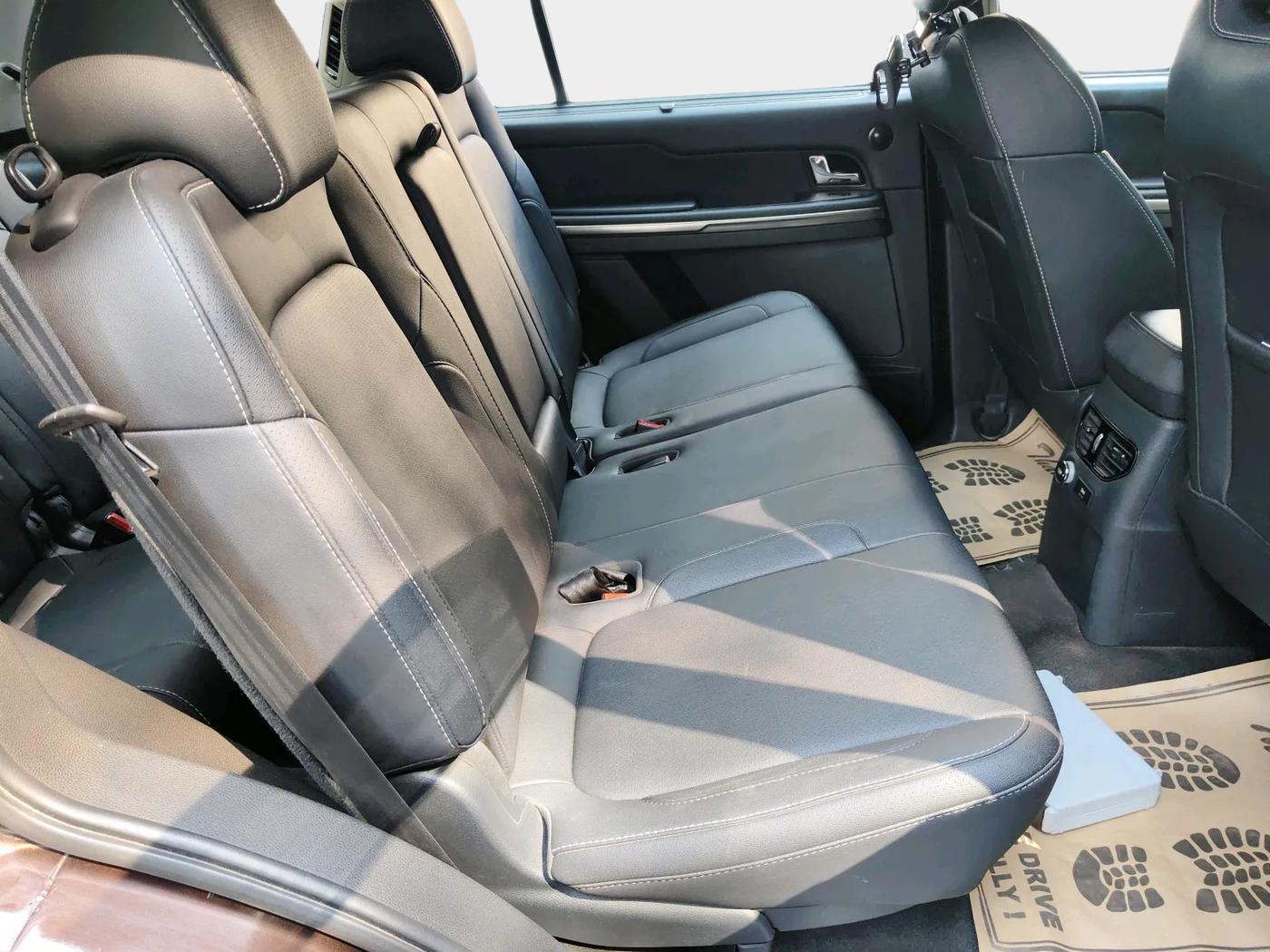 2018 Tata Hexa XT 4X2 7 STR, Diesel, Manual, 93,819 km, interior