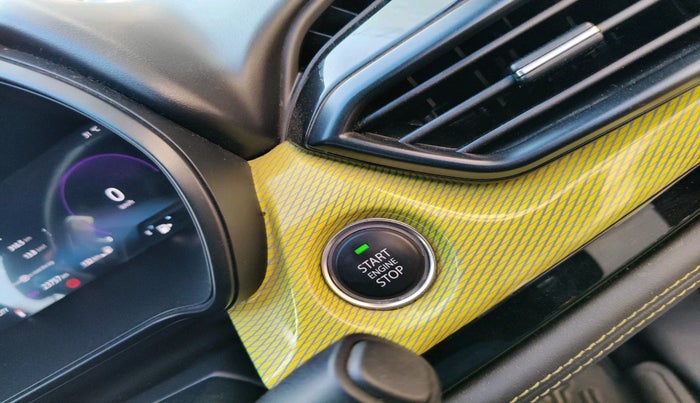 2023 Tata Harrier FEARLESS PLUS DUAL TONE, Diesel, Manual, 23,757 km, interior