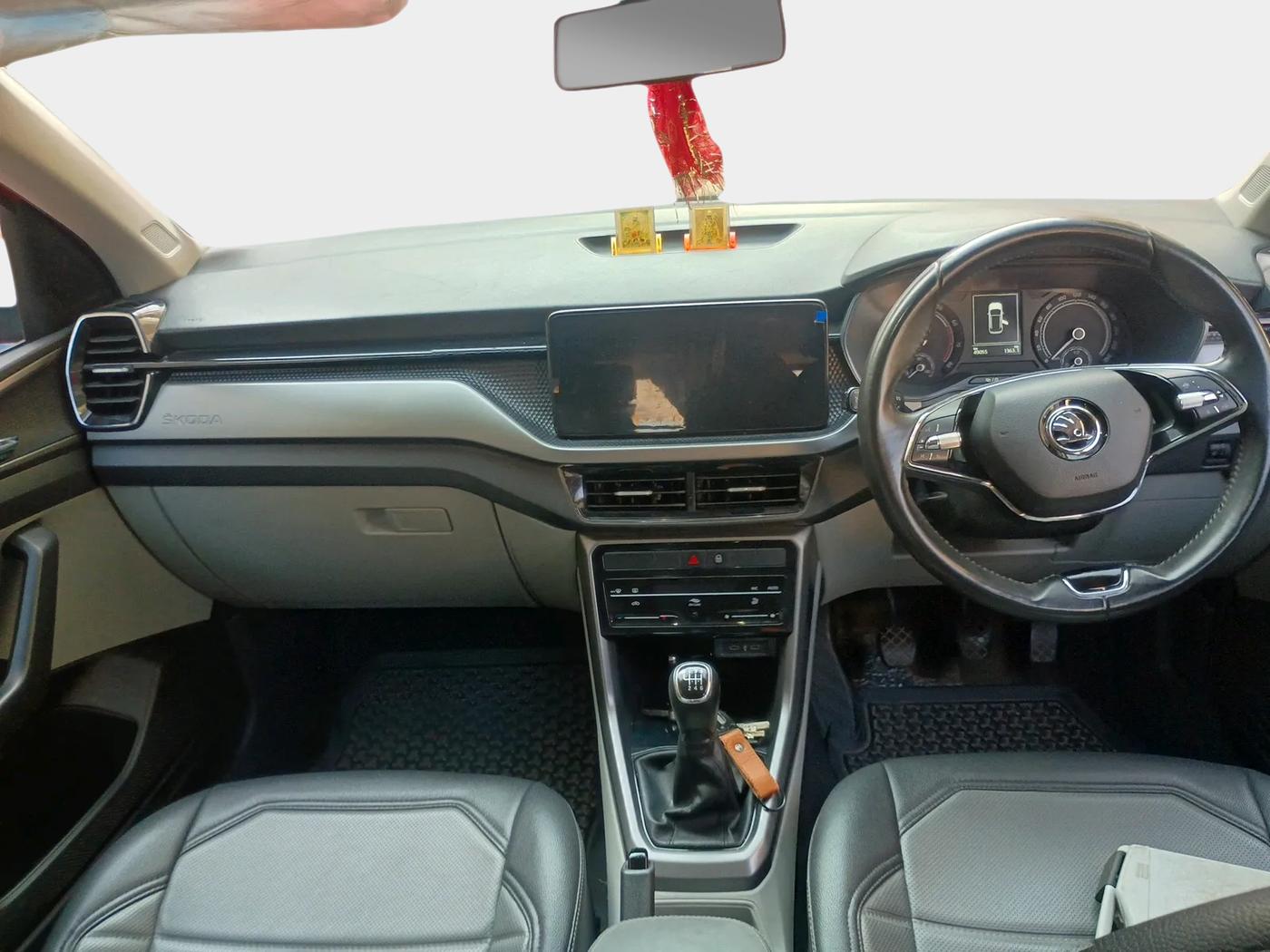 2021 Skoda KUSHAQ AMBITION 1.0L TSI MT, Petrol, Manual, 49,055 km, interior