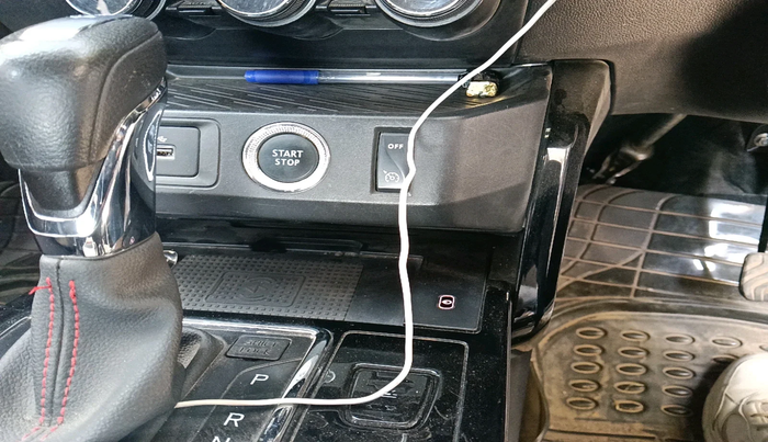 2022 Renault Kiger RXZ AMT, Petrol, Automatic, 30,312 km, interior