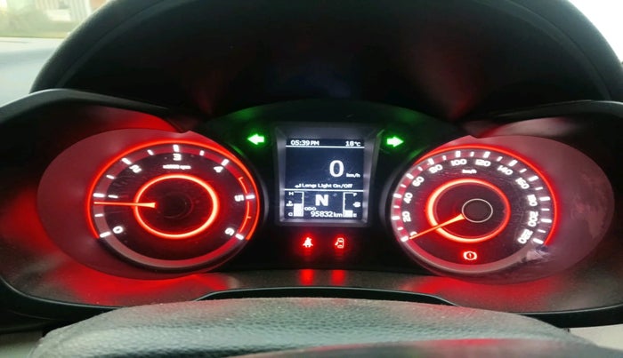 2021 Mahindra XUV300 W6 1.5 DIESEL AMT, Diesel, Automatic, 95,832 km, interior