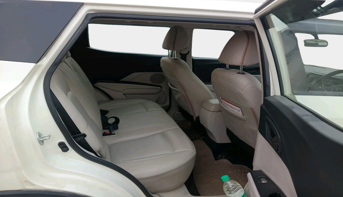 2021 Mahindra XUV300 W6 1.5 DIESEL AMT, Diesel, Automatic, 95,832 km, interior