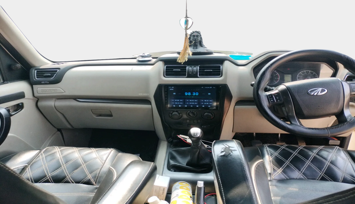 2018 Mahindra Scorpio S7, Diesel, Manual, 78,369 km, interior