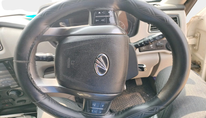 2018 Mahindra Scorpio S7, Diesel, Manual, 78,369 km, interior