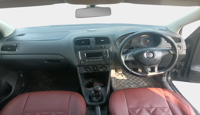 2017 Volkswagen Polo COMFORTLINE 1.2L, Petrol, Manual, 1,09,530 km, interior