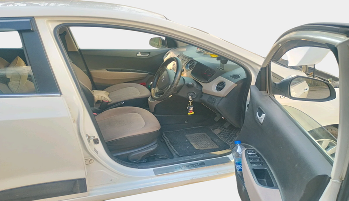 2016 Hyundai Xcent SX 1.2, Petrol, Manual, 54,112 km, interior