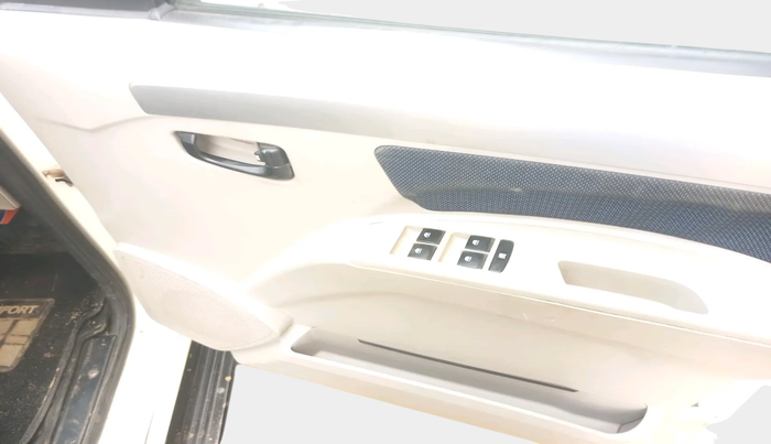 2019 Mahindra Scorpio S11 2WD, Diesel, Manual, 1,11,243 km, interior