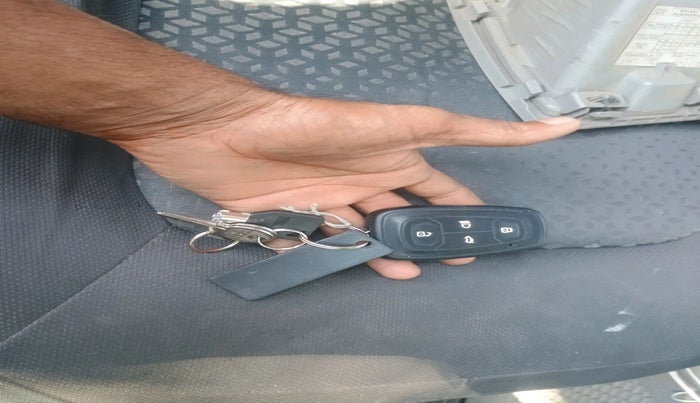 2018 Tata NEXON XZA PLUS PETROL, Petrol, Automatic, 1,16,137 km, interior