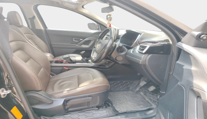 2020 Tata Harrier XT PLUS 2.0L KRYOTEC DARK EDITON, Diesel, Manual, 80,670 km, interior