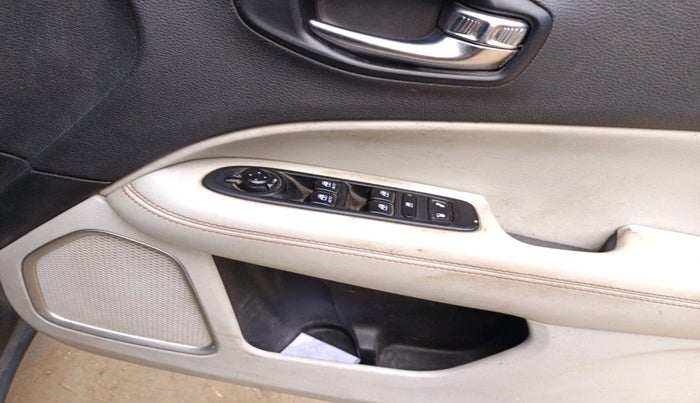 2018 Jeep Compass LIMITED 2.0 DIESEL, Diesel, Manual, 1,25,335 km, interior