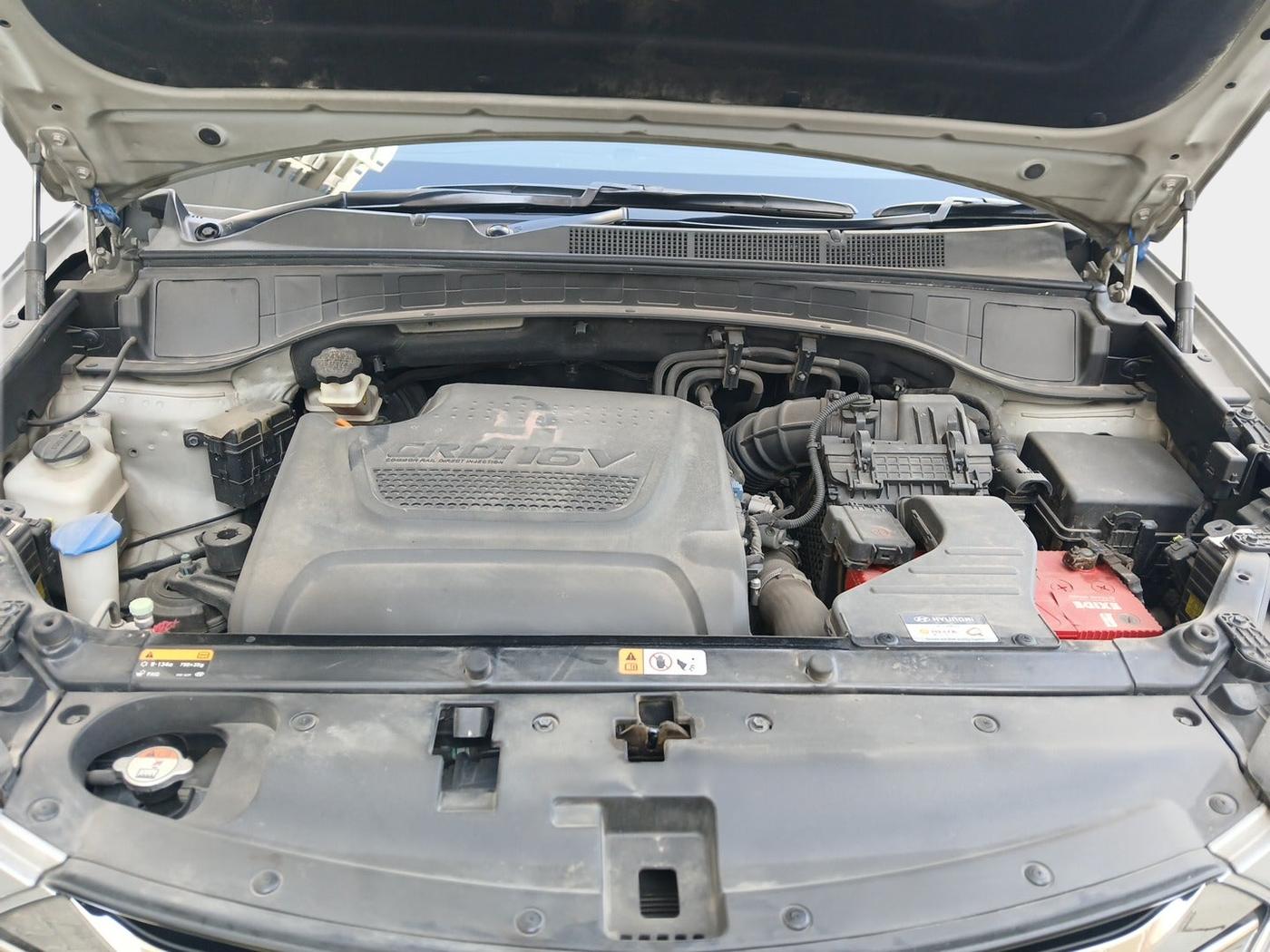 2015 Hyundai Santa Fe 2 WD AT, Diesel, Automatic, 58,993 km, exterior